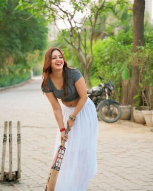 Sanah Shaikh Instagram - Hum tumse dugna lagaan lega 🏏