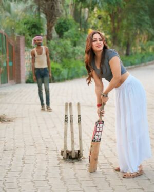 Sanah Shaikh Instagram - Hum tumse dugna lagaan lega 🏏