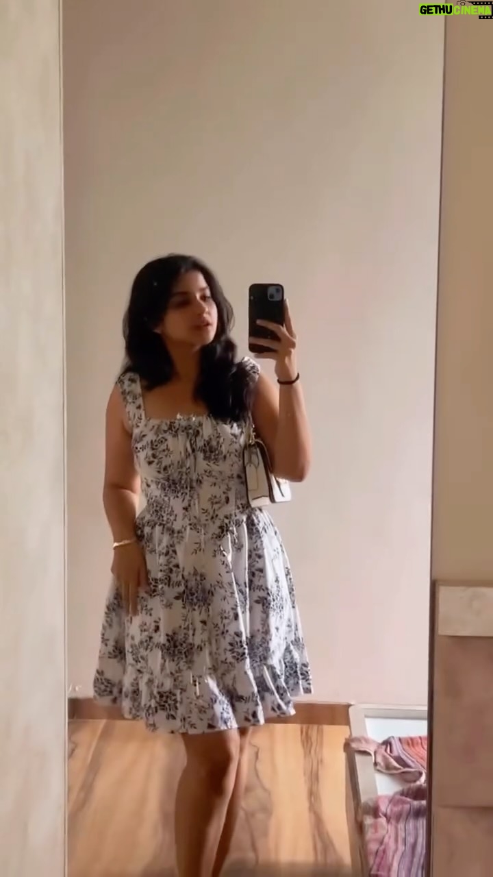 Sanchi Jain - 8.6K Likes - No better song to define “Sanchi”

Sending virtual blessings and sympathies to those who choose to tolerate me, even for a minute or so. ❤️

#love #relatable 
#explore #trend #reelkarofeelkaro