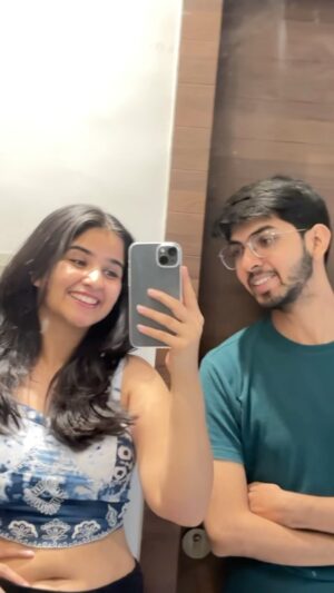 Sanchi Jain Instagram - Part 3: Adjust Gagan for Galaxy please.. 🥹
@sanchitjain_25
#trending #reels #dualipa