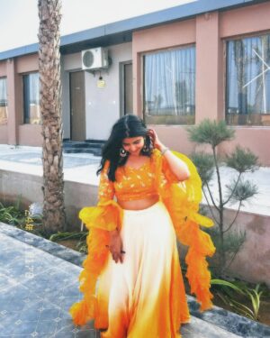 Sanchi Jain Instagram - Something about Haldi Outfits✨🌼
Credits : @kriti_595 😙
{Wedding, outfits, inspiration, lehenga}
#haldioutfit #haldioutfitideas #haldi #weddingoutfits #weddingdress #weddingday #outfitinspo #pinterestinspired #pinteresty #traditional