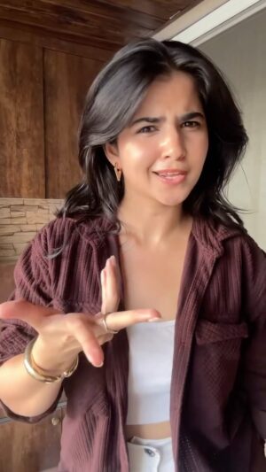 Sanchi Jain Instagram - Exams toh hote rahenge🥹 trend nahi miss karnaaaaaaaa
#reelkarofeelkaro #viral #trend