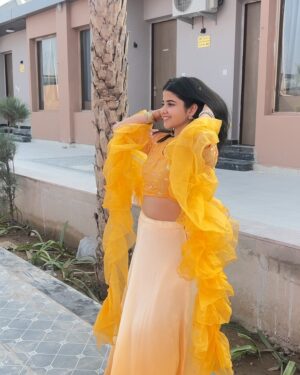 Sanchi Jain Instagram - Something about Haldi Outfits✨🌼
Credits : @kriti_595 😙
{Wedding, outfits, inspiration, lehenga}
#haldioutfit #haldioutfitideas #haldi #weddingoutfits #weddingdress #weddingday #outfitinspo #pinterestinspired #pinteresty #traditional