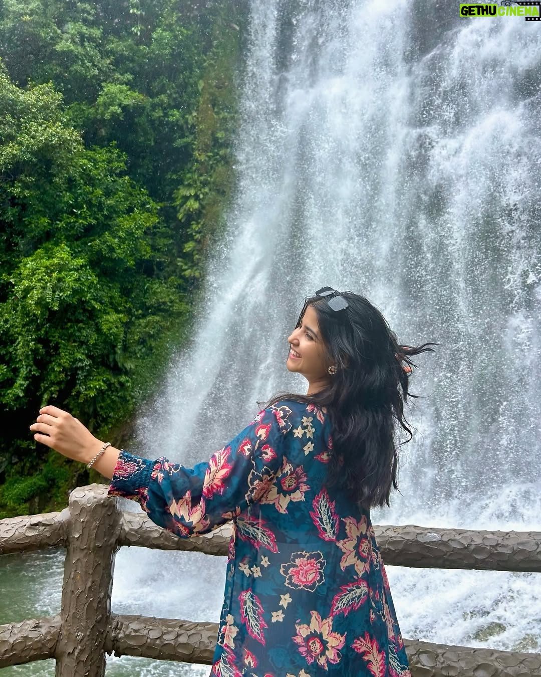 Sanchi Jain - 8.7K Likes - Offline. Living. Loving. Romanticizing everything.🎀

#meghalaya #sevensisters #northeasttravel #travelling #travel #aesthetic #corousel