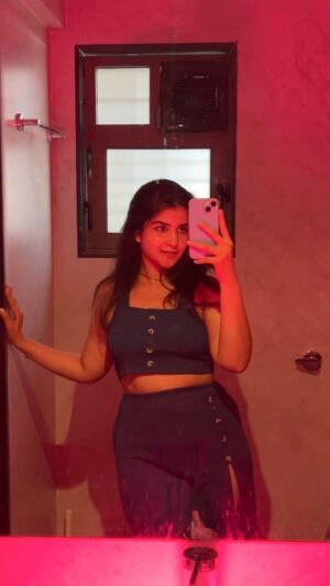 Sanchi Jain Instagram - 5 to 50 degrees❤️😌
Outfit: @littlebox.india
{ transition, FE!N }