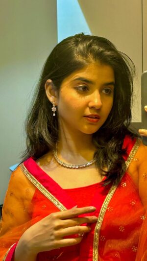 Sanchi Jain Instagram - Minutes after having Orange Gola✨🙃
[ trending, punjabi }
#trending #transition