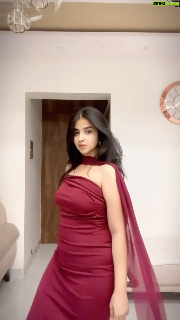 Sanchi Jain - 8.7K Likes - Kinda Messed up ending ka Edit🥹
3/7 dresses :o want part 2?

What colour do you think we’ll pull on the farewell day?

Dresses from
 @urbanic_in & @savana 

#ootd 
#farewell #reels #explore #gimmemore #britney #inspo