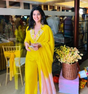 Sanchi Jain Instagram - Quick Disconnect 💛
📸: @avniii_10
Haldi , outfit, ootd