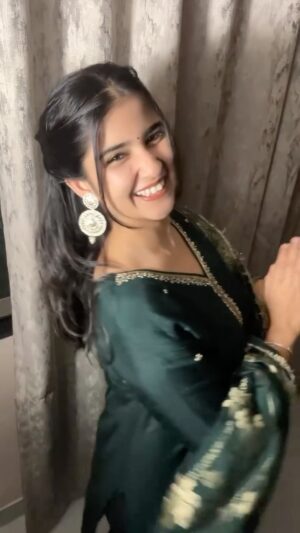 Sanchi Jain Instagram - Corporate girlie trying to stay relevant!
Are we back to 1 am posting???????
Kya crazy gana hai bhai🥹
@karanaujla ✨
#karanaujla❤️ #karan #punjabi #explore
