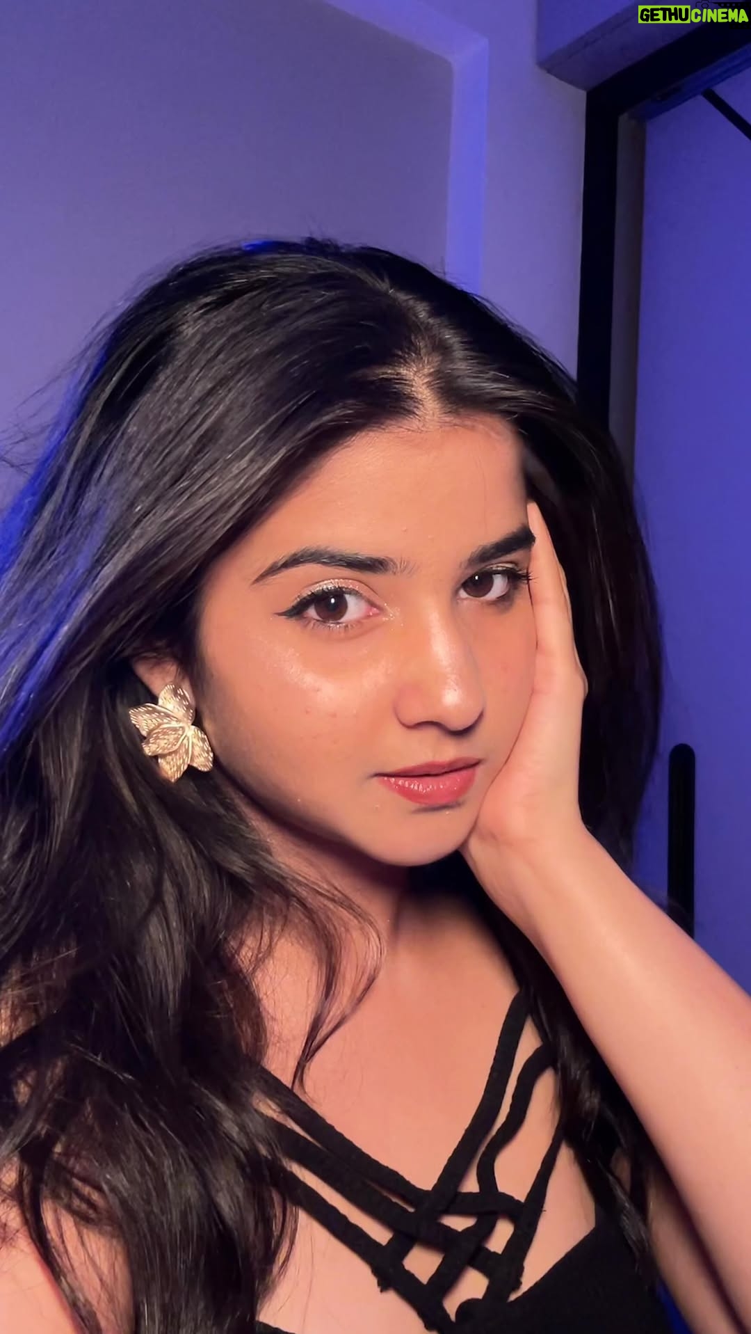 Sanchi Jain - 46.9K Likes - I don’t even know if this Counts as A latina Makeup😫! 

Reels, makeup, transition 
#trend #reels #makeup