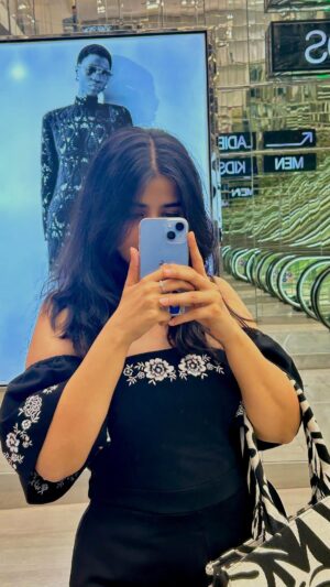 Sanchi Jain Instagram - If i can, you must!!!!🥹
Current Skincare routine:
1. Face-wash - @plumgoodness
2. Toner - @plumgoodness
3. Hyaluronic acid serum - @foxtaleskin
4. Niacinamide Acid serum - @beminimalist__
5. Vitamin B5- oil free moisturiser- @beminimalist__
6. Under eye gel - @foxtaleskin
7. Lipcare- @borolineworld
Skincare, voiceover