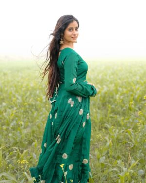 Sanchita Bashu Instagram - “जहां हवा सुकून के गीत गाती है। 🌾💚 #picture #picoftheday #instagram #instaphoto #instapic