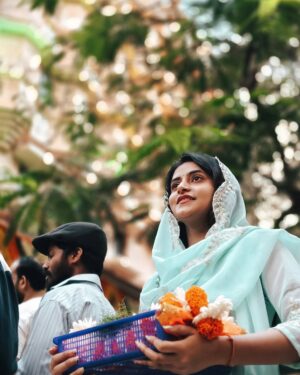 Sanchita Bashu Instagram - जहाँ विश्वास होता है, वहाँ चमत्कार भी होते हैं। गणपति बप्पा मोरया! 🙏✨ #SiddhivinayakDarshan” #ganpati_bappa_morya #instagram #instapic #jaishreeganesh