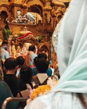 Sanchita Bashu Instagram - जहाँ विश्वास होता है, वहाँ चमत्कार भी होते हैं। गणपति बप्पा मोरया! 🙏✨ #SiddhivinayakDarshan” #ganpati_bappa_morya #instagram #instapic #jaishreeganesh