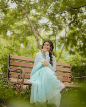 Sanchita Bashu Instagram - 💫 “सज गई हूँ सादगी में,
जैसे बारिश हो बादलों की चुप्पी में।”🩵
📸 : @rohit__photography____ #EthnicVibes #PastelLove #DesiCharm #GracefulYou #SimplicityAndStyle #ChikankariMagic #TraditionalBeauty #InstaGlow #SoftGlamLook #DesiAura #ElegantOutfit #NaturalMood #IndianWearLove #EarringsGameStrong #ClassicAndCute