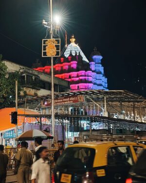 Sanchita Bashu Instagram - जहाँ विश्वास होता है, वहाँ चमत्कार भी होते हैं। गणपति बप्पा मोरया! 🙏✨ #SiddhivinayakDarshan” #ganpati_bappa_morya #instagram #instapic #jaishreeganesh