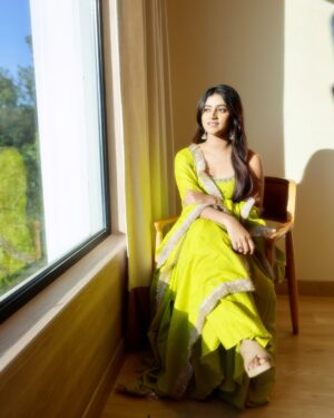 Sanchita Bashu Instagram - When the sunlight kisses the soul, beauty speaks louder. 🌸☀️ #GlowUp”
#ElegantVibes #SunlitGlow #TraditionalLook #DesiQueen #RadiantBeauty #GoldenHour #EthnicWear #SimpleYetClassy #GracefulStyle #DesiVibes #NaturalLight #TimelessBeauty #InTheMoment #SareeNotSari #FashionDiari