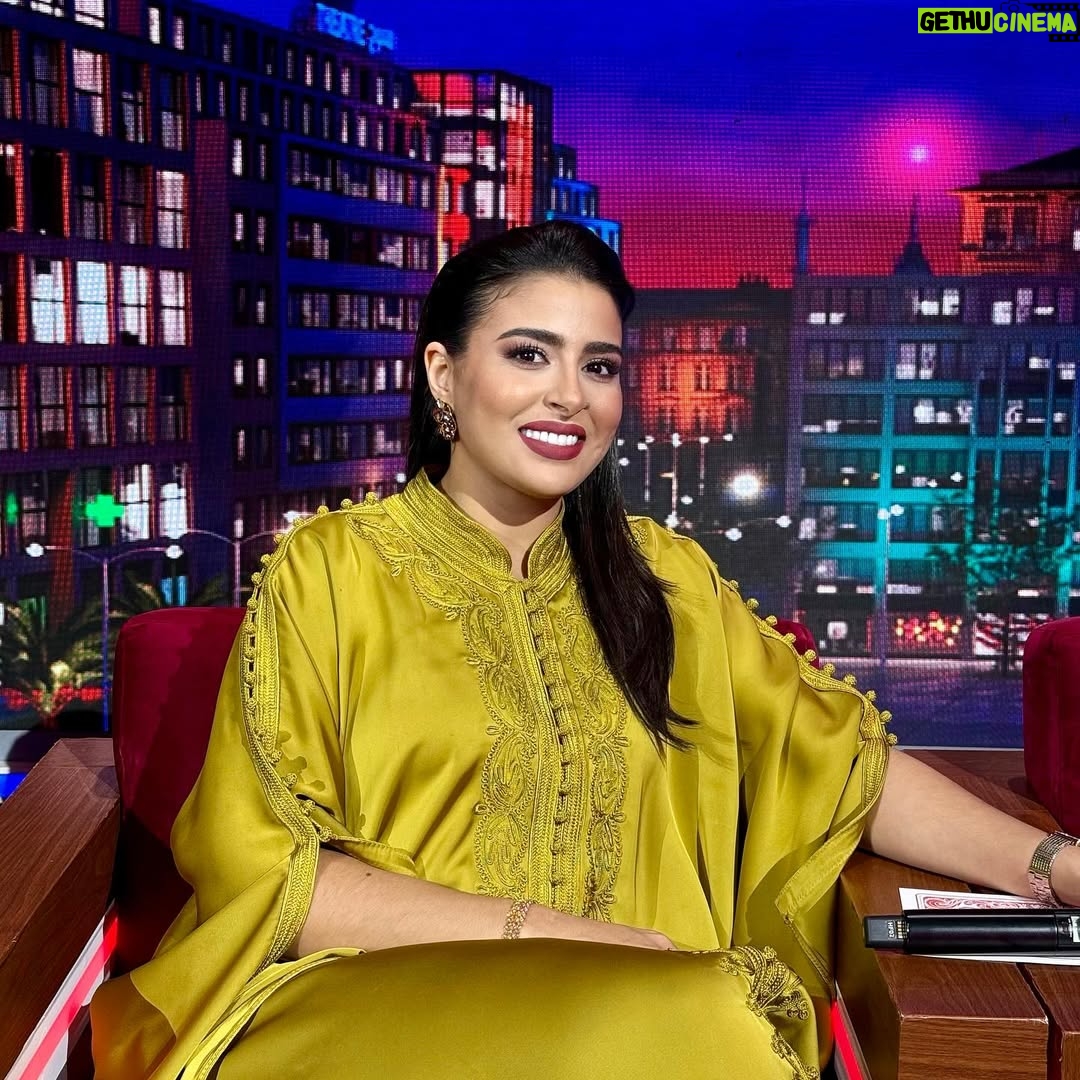 Sandia Tajdin - 76K Likes - Des moments spécial de joie de sincérité d’amour avec ma chérie @yousrabouhmouch le grand @allalirachid 
Ce soir sur @2mtv 

👗 : @smdesign10_officiel 
💄 : @hafida_skalli_visagiste 

Je vous aime .. 

#رشيد_العلالي 
#يسرى_بوحموش 
#ساندية_تاج_الدين