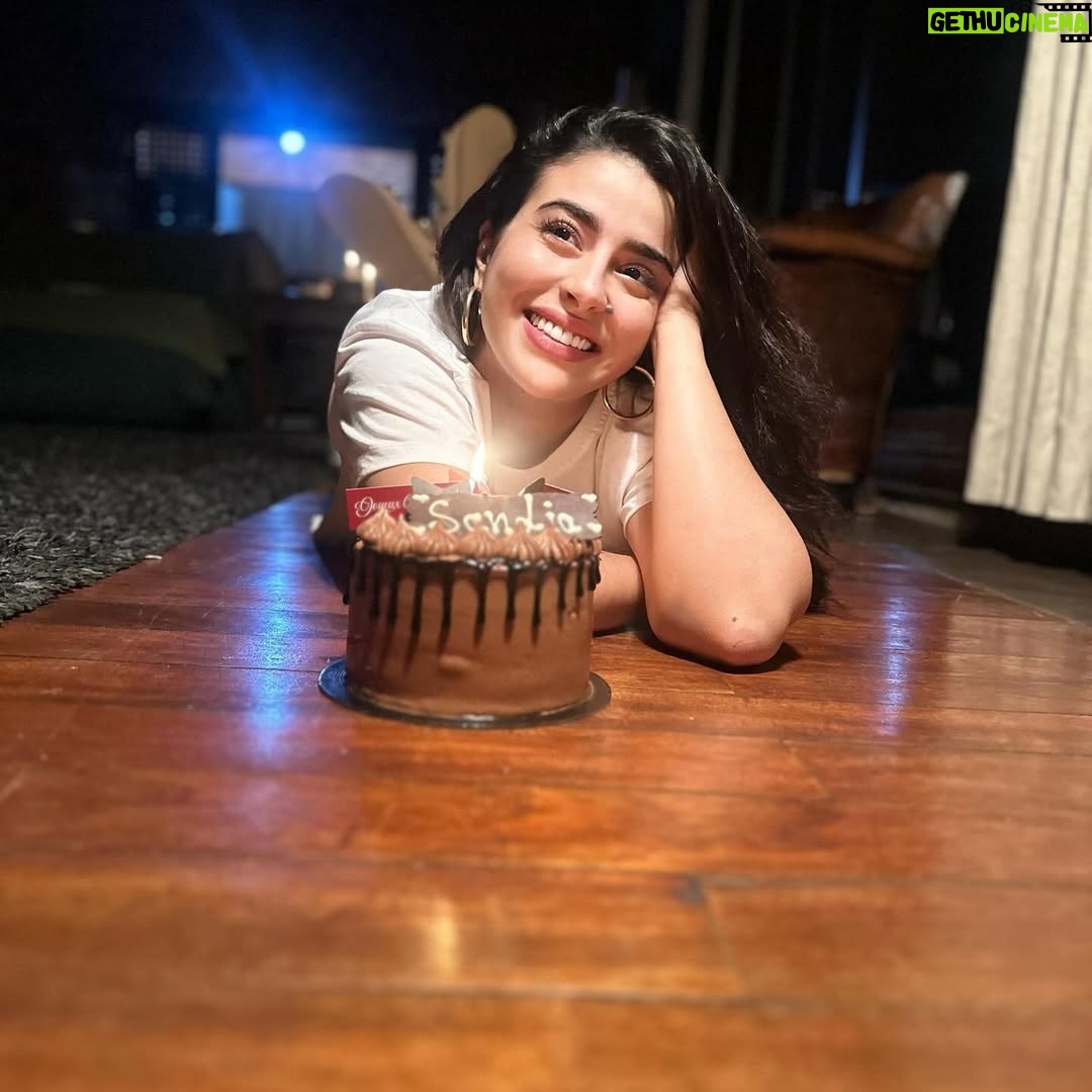 Sandia Tajdin - 76.1K Likes - 🎂 ..

#ساندية_تاج_الدين