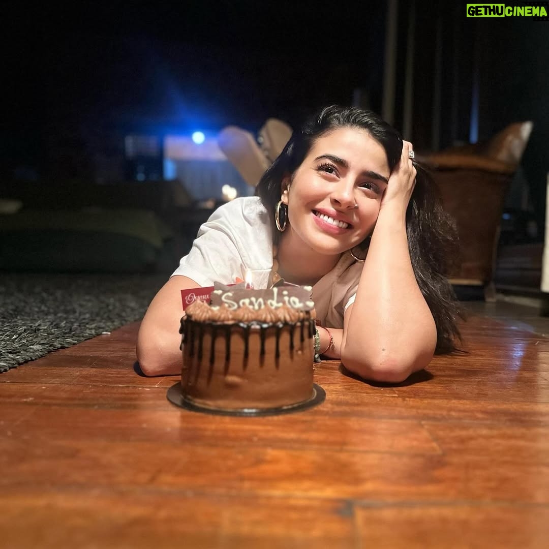 Sandia Tajdin - 76.1K Likes - 🎂 ..

#ساندية_تاج_الدين