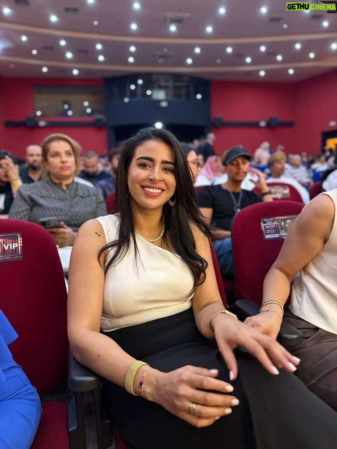 Sandia Tajdin - 43.7K Likes - ⁨	تهوى العين من يعجبها ،
و يهوى العقل من يفهمه ،
أما الروح فلا تهوى إلا منّ يشبهها..

مهرجان الرواد الدولي للمسرح خريبكة.. عقد من العطاء المسرحيّ..
شكر خاص لمنظمين هذا العرس الثقافي..
و تحية كبييييرة لجمهور مدينة خريبكة على إخلاصهم و حبهم للمسرح… 

‪@weld.ameur‬‪@festivalarouadinternational‬al 

✏️:ش.ت

#للجنة_التحكيم 
#مسرحيات 
#ساندية_تاج_الدين⁩