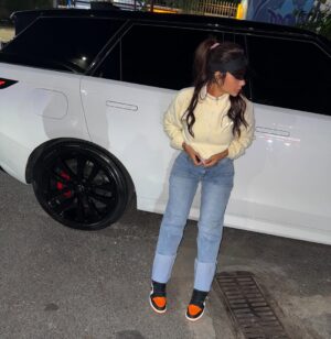 Sandra Berrocal Instagram - Mi silencio no significa que estĆ© de acuerdo contigo, si no que tu nivel de estupidez me ha dejado sin palabrasā¦ā¦