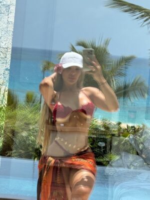 Sandra Berrocal Instagram - Siendo feliz ā¤ļøš A.S ā¤ļø tengo el mejor fotógrafo š„°š„¹
Traje de baƱo @jerusasswimwear š