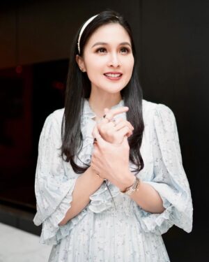 Sandra Dewi Instagram - 👗
Bag from @vone.world x @sarsof 
Earrings, bracelets & rings by @sandradewigold_id Love Melts
Dress by @lebijoushop