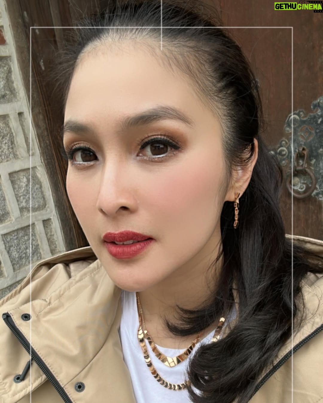 Sandra Dewi - 8.1K Likes - 🍂
Bag from @snowcelineluxuries.id @snowcelineluxuries_ready @snowcelineluxuries.h @snowcelineluxuries 
Earrings by @sandradewigold_id