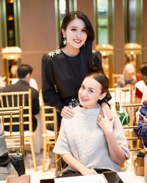 Sandra Dewi Instagram - My support system for @zentableware x @sandradewi88 
Thank you for loving me 🩷
#zenxsandradewi