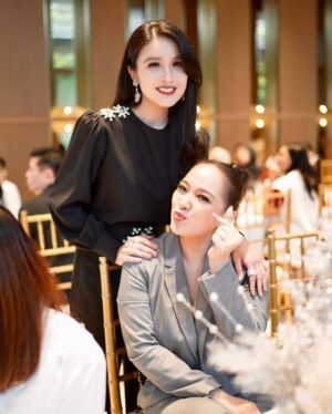 Sandra Dewi Instagram - My support system for @zentableware x @sandradewi88 
Thank you for loving me 🩷
#zenxsandradewi