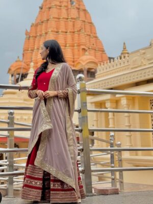 Sanika Bhoite Instagram - Jai Shree Mahakal 🔱🕉️
.
Wearing : @beautyfly._official
.
#sanika_17 #mahakal #photooftheday #ujjain #livingmybestlife #harharmahadev #beautiful #smile #cute #pretty #love #instagram #instagood #ujjainmahakaal #pune #mumbai