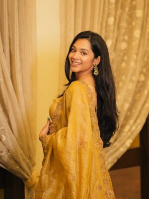 Sanika Bhoite Instagram - Am I glowing 🌙
.
Outfit: @beautyfly._official
📸 : @sachins_photographs
.
#sanika_17 #photooftheday #photography #beauty #beautiful #lifestyle #style #cute #pretty #smile #love #instagood #instagram #pune #punekar #punecity #mumbai