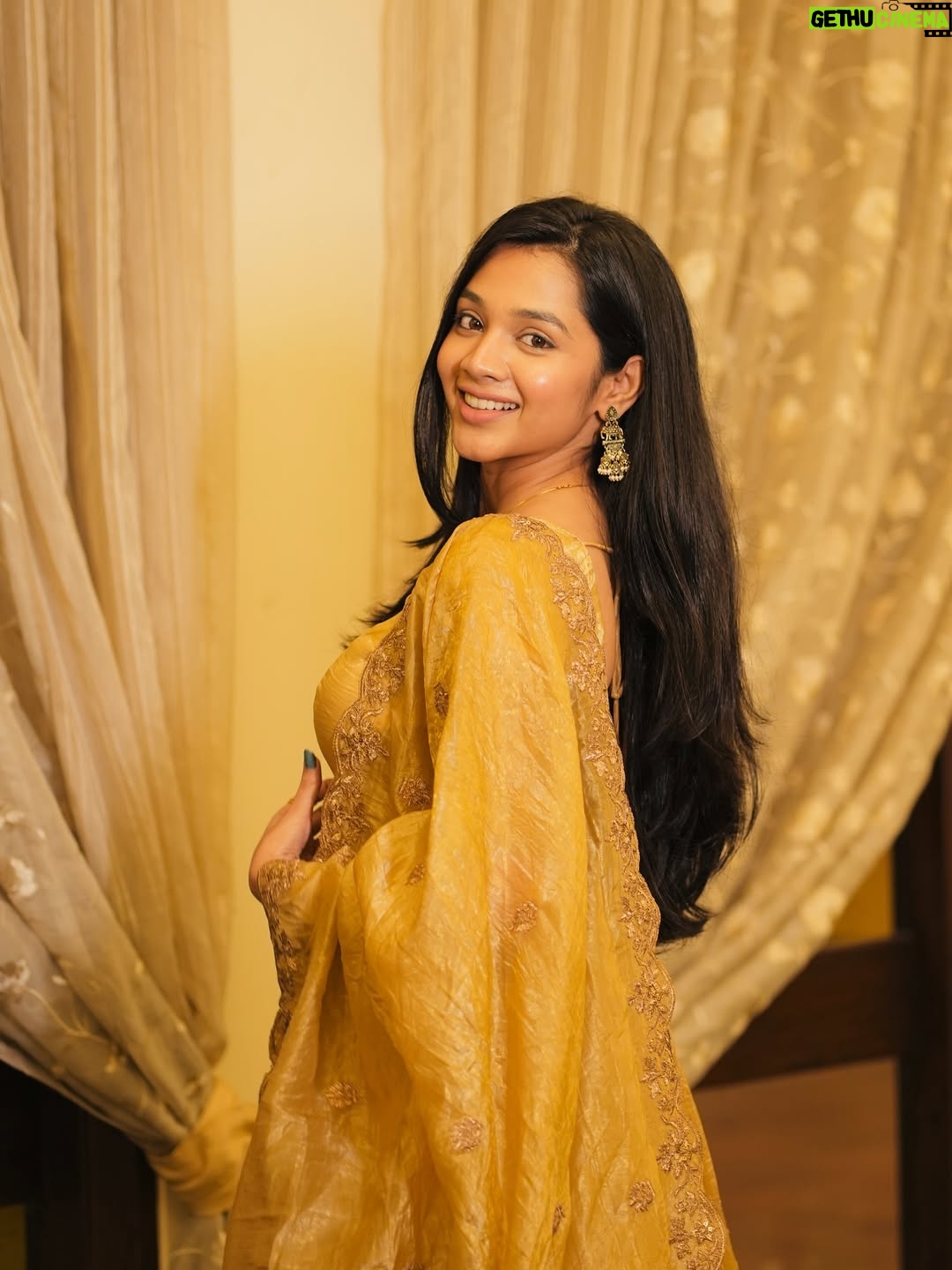 Sanika Bhoite - 155.5K Likes - Am I glowing 🌙 
.
Outfit: @beautyfly._official 
📸 : @sachins_photographs 
.
#sanika_17 #photooftheday #photography #beauty #beautiful #lifestyle #style #cute #pretty #smile #love #instagood #instagram #pune #punekar #punecity #mumbai