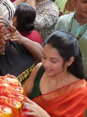 Sanika Bhoite Instagram - Ganesh Utsav 2025 🤍🌺
.
#sanika_17 #lalbaughcharaja #chintamani #ganeshgallicharaja #mumbaicharaja #dagdushethganpati #mumbai #pune #punekar #punecity #mumbaikar #ganapatibappamorya #bappa #sanikabhoite #instagood #instagram