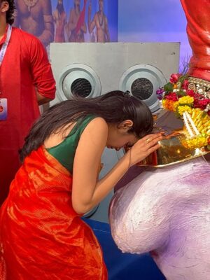 Sanika Bhoite Instagram - Ganesh Utsav 2025 🤍🌺
.
#sanika_17 #lalbaughcharaja #chintamani #ganeshgallicharaja #mumbaicharaja #dagdushethganpati #mumbai #pune #punekar #punecity #mumbaikar #ganapatibappamorya #bappa #sanikabhoite #instagood #instagram