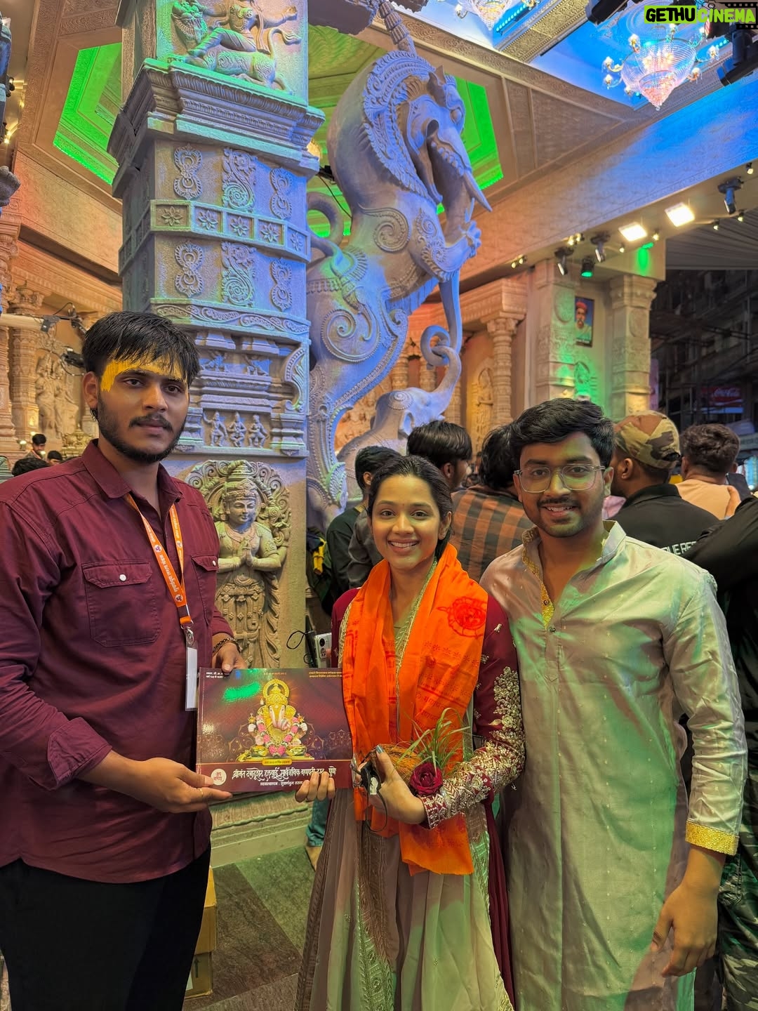 Sanika Bhoite - 210.7K Likes - Ganesh Utsav 2025 🤍🌺
.
#sanika_17 #lalbaughcharaja #chintamani #ganeshgallicharaja #mumbaicharaja #dagdushethganpati #mumbai #pune #punekar #punecity #mumbaikar #ganapatibappamorya #bappa #sanikabhoite #instagood #instagram
