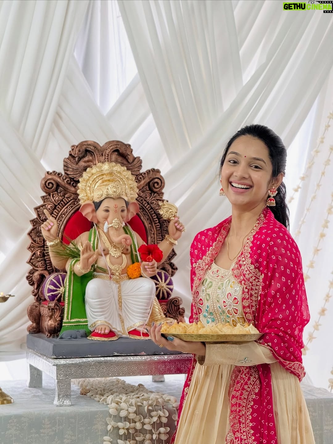Sanika Bhoite - 165K Likes - Ganapati Bappa Morya 🕉️🌺
.
Outfit : @beautyfly._official 
.
#sanika_17 #photooftheday #photography #ganapati #bappa #livingmybestlife #lifestyle #cute #pretty #love #smile #instagood #instagram #pune #punekar #punecity #mumbai #mumbaikar