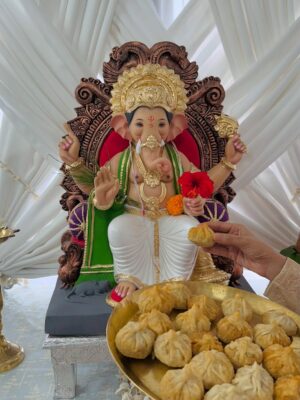 Sanika Bhoite Instagram - Ganapati Bappa Morya 🕉️🌺
.
Outfit : @beautyfly._official
.
#sanika_17 #photooftheday #photography #ganapati #bappa #livingmybestlife #lifestyle #cute #pretty #love #smile #instagood #instagram #pune #punekar #punecity #mumbai #mumbaikar