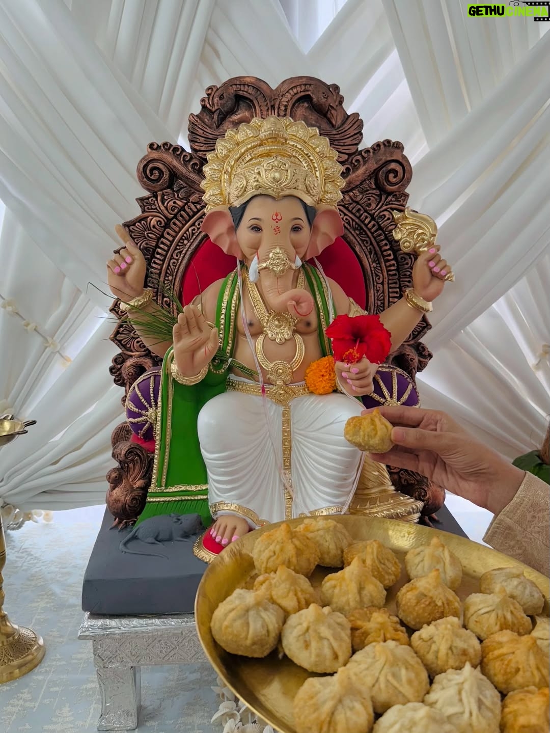 Sanika Bhoite - 165K Likes - Ganapati Bappa Morya 🕉️🌺
.
Outfit : @beautyfly._official 
.
#sanika_17 #photooftheday #photography #ganapati #bappa #livingmybestlife #lifestyle #cute #pretty #love #smile #instagood #instagram #pune #punekar #punecity #mumbai #mumbaikar