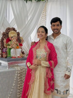 Sanika Bhoite Instagram - Ganapati Bappa Morya 🕉️🌺
.
Outfit : @beautyfly._official
.
#sanika_17 #photooftheday #photography #ganapati #bappa #livingmybestlife #lifestyle #cute #pretty #love #smile #instagood #instagram #pune #punekar #punecity #mumbai #mumbaikar