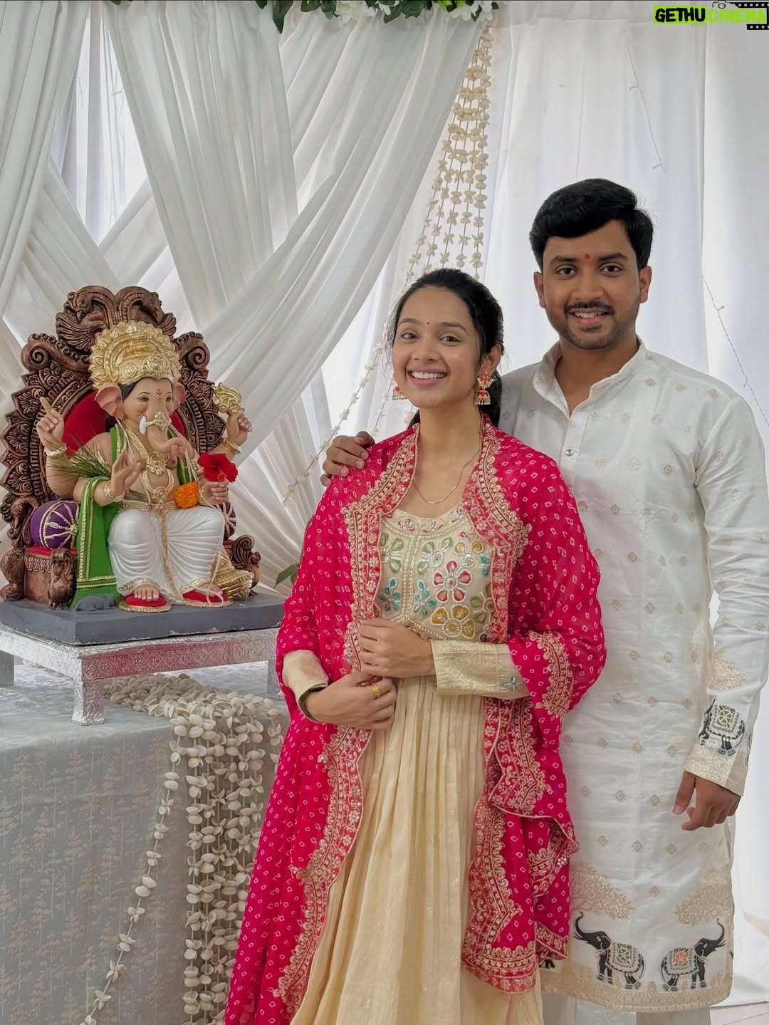 Sanika Bhoite - 165K Likes - Ganapati Bappa Morya 🕉️🌺
.
Outfit : @beautyfly._official 
.
#sanika_17 #photooftheday #photography #ganapati #bappa #livingmybestlife #lifestyle #cute #pretty #love #smile #instagood #instagram #pune #punekar #punecity #mumbai #mumbaikar