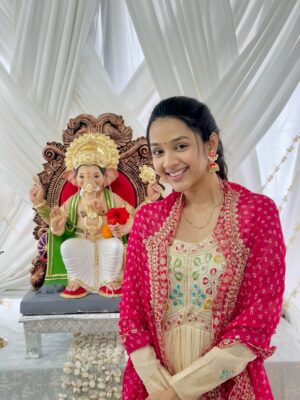Sanika Bhoite Instagram - Ganapati Bappa Morya 🕉️🌺
.
Outfit : @beautyfly._official
.
#sanika_17 #photooftheday #photography #ganapati #bappa #livingmybestlife #lifestyle #cute #pretty #love #smile #instagood #instagram #pune #punekar #punecity #mumbai #mumbaikar