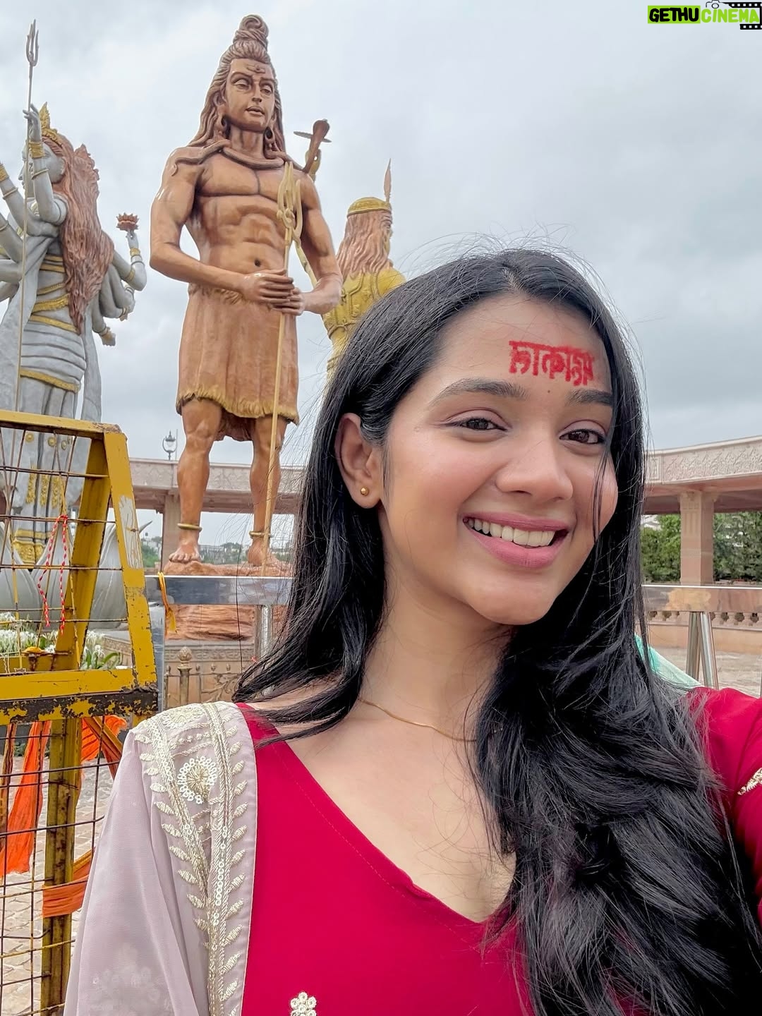 Sanika Bhoite - 184.5K Likes - Jai Shree Mahakal 🔱🕉️ 
.
Wearing : @beautyfly._official 
.
#sanika_17 #mahakal #photooftheday #ujjain #livingmybestlife #harharmahadev #beautiful #smile #cute #pretty #love #instagram #instagood #ujjainmahakaal #pune #mumbai