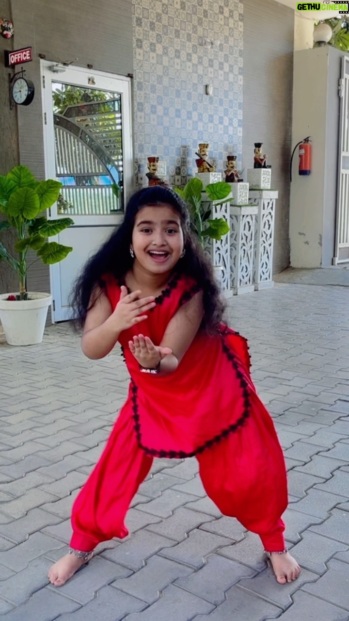 Saniya Ahmed - 3.9K Likes - JanJan Kya laga Rakha Hai  #instagram #reelsinstagram #reels #viral #video #trending #acting #dance