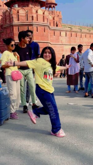 Saniya Ahmed Instagram - Koi mil Gaya š„° #instagram #reelsinstagram #reels #viral #video #trending #acting #dance