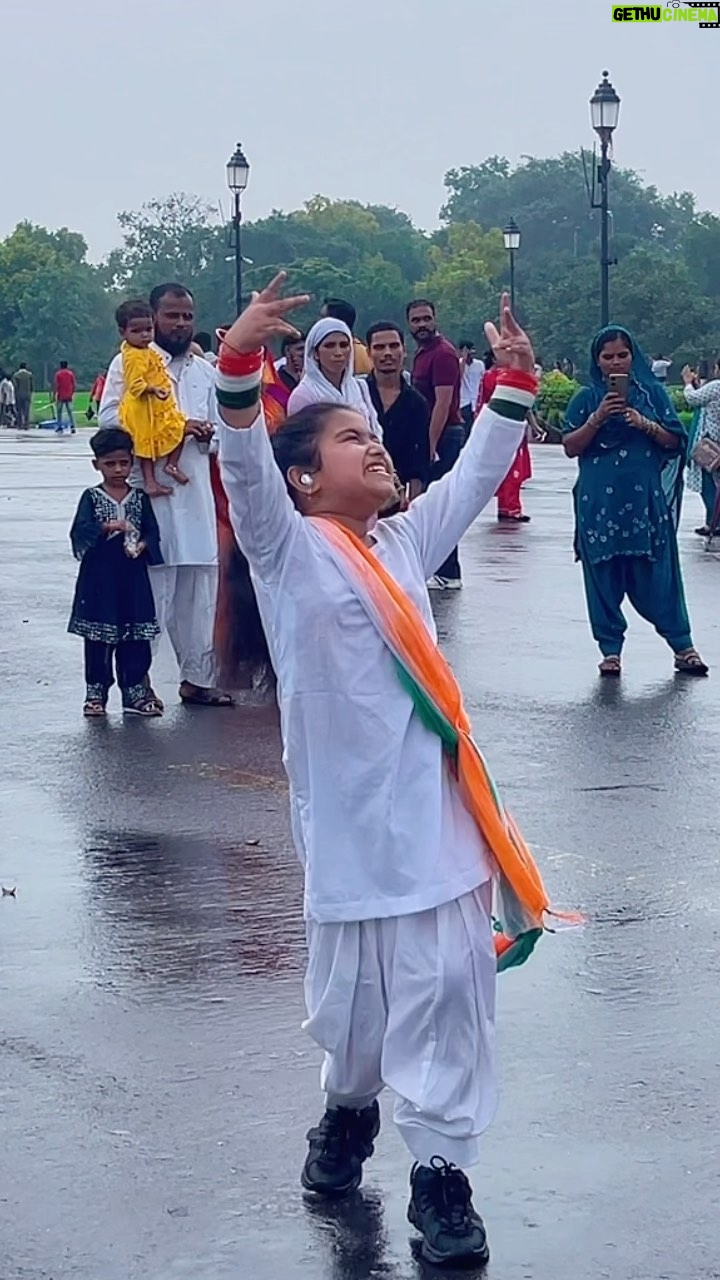 Saniya Ahmed - 4.9K Likes - Kadam, Kadam, Par Dharti Badale Rang 🇮🇳🇮🇳🤣