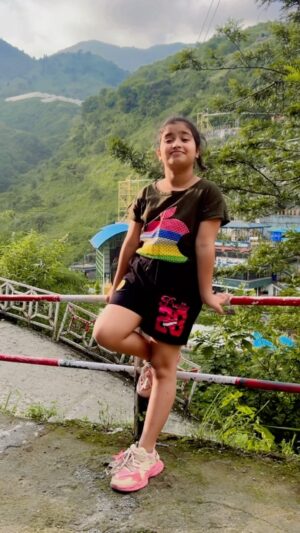 Saniya Ahmed Instagram - Kab tak chup #instagram #reelsinstagram #reels #viral #video #trending #acting