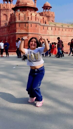 Saniya Ahmed Instagram - Banane nahin Dekha Mujhko Teri Dulhan š°. #instagram #reelsinstagram #reels #viral #video #trending #acting #dance