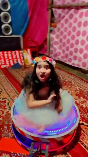 Saniya Ahmed Instagram - Jaan Jaan Kyaa laga Rakha Hai ā¦ā¦ā¦ā¦..#instagram #reelsinstagram #reels #viral #video #trending #acting #acting